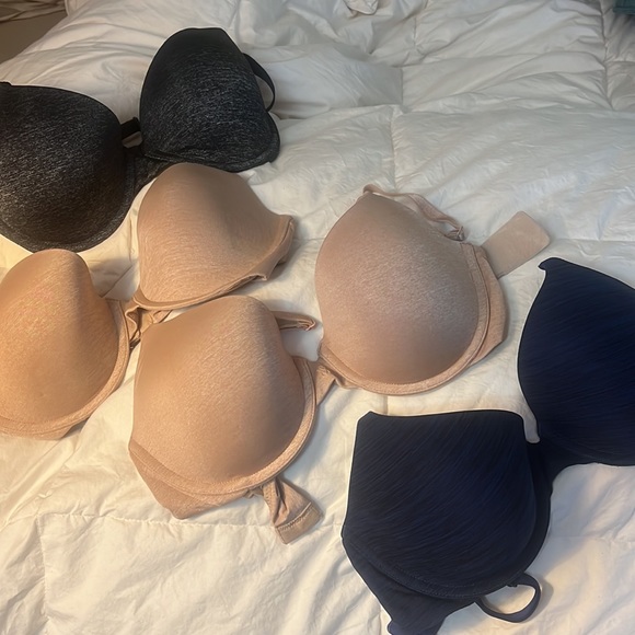 4x Victoria’s Secret 34D bras with underwire. - Picture 2 of 2
